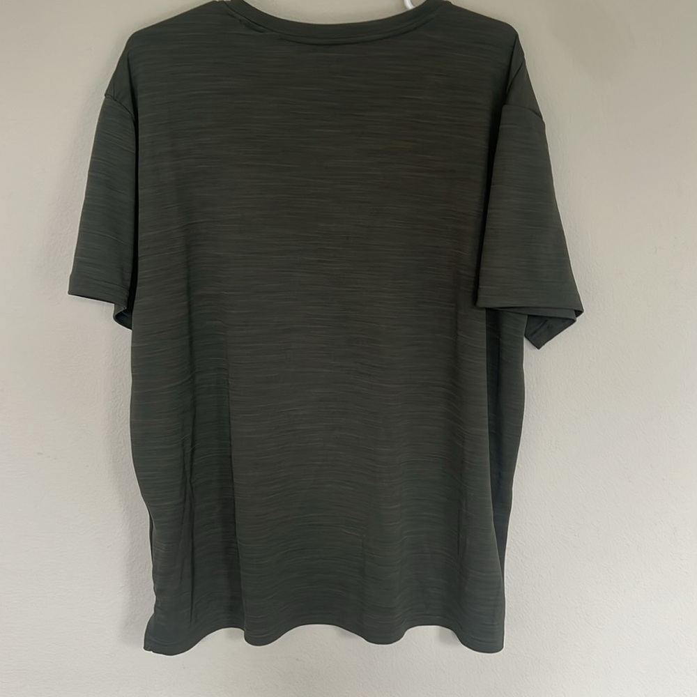 Nike Dri-Fit T-shirt men's medium - Picture 3 of 4